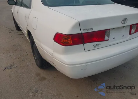 2000 Toyota Camry Le из США, поврежденный, VIN 4T1BG22K8YU736179